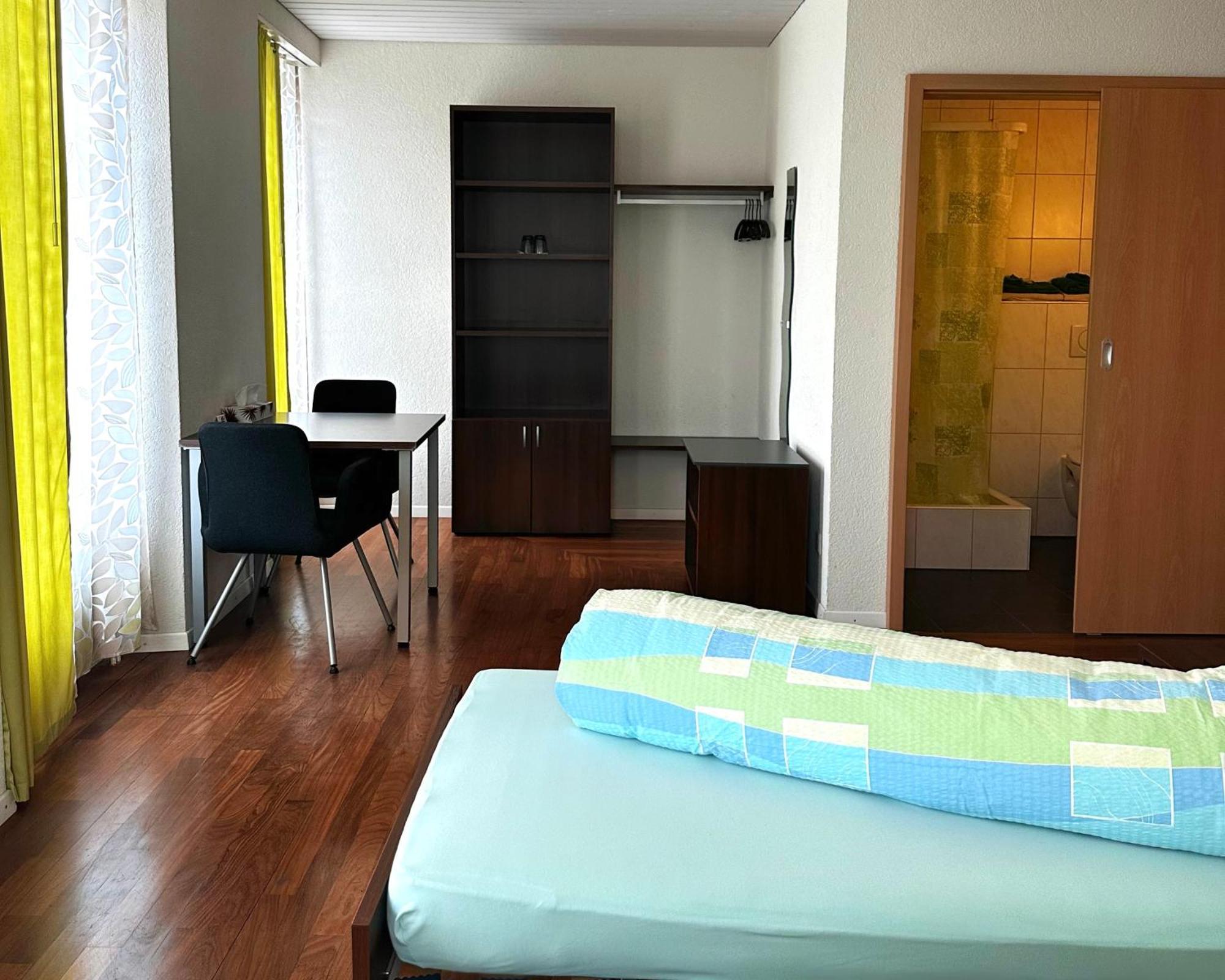 Hotel Loewen Monchaltorf Экстерьер фото