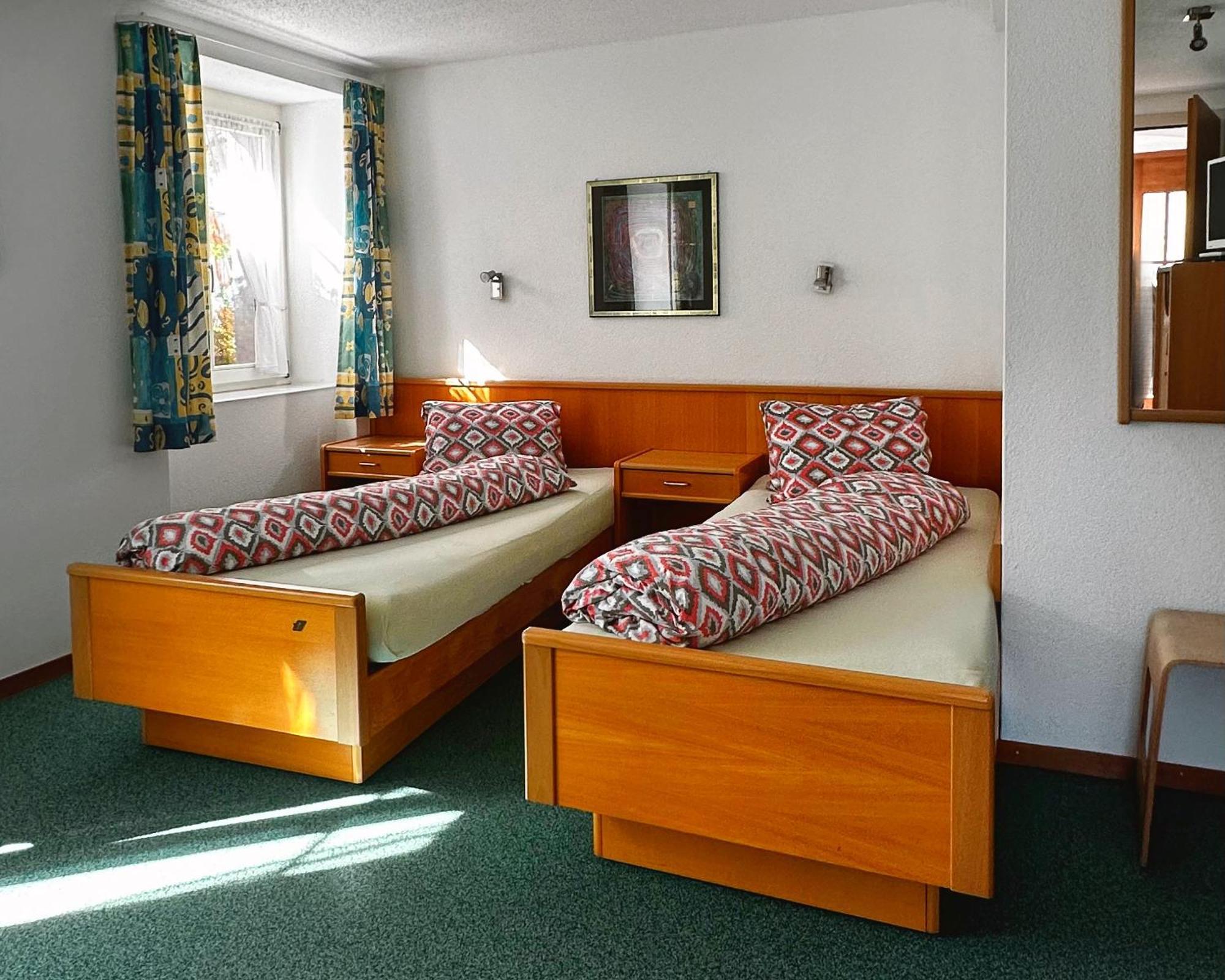 Hotel Loewen Monchaltorf Экстерьер фото