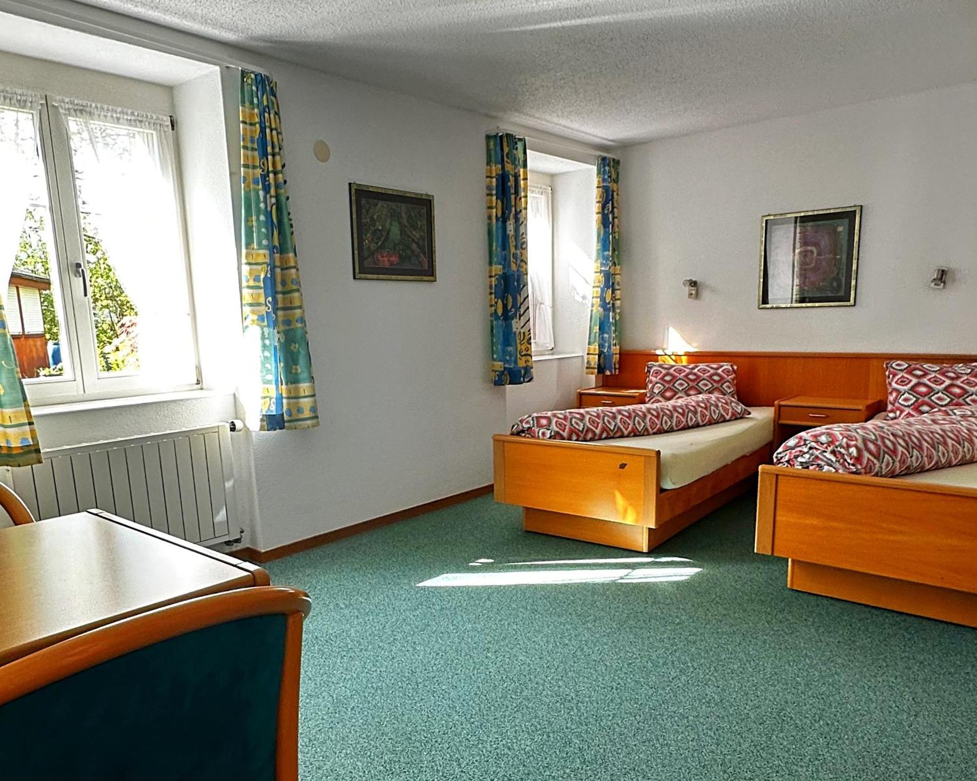 Hotel Loewen Monchaltorf Экстерьер фото